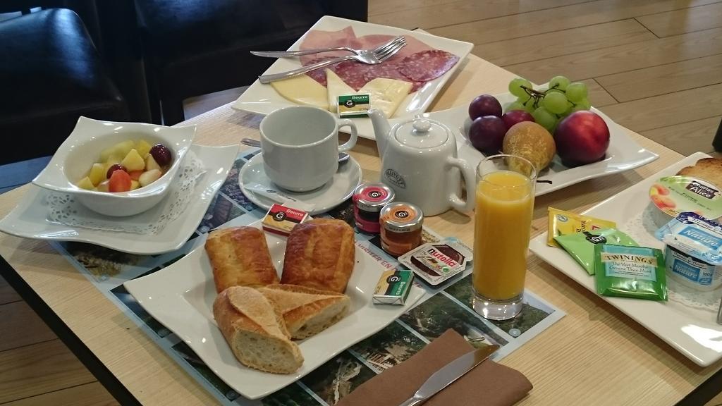 Logis Hotel Restaurant Auberge De La Xaintrie Saint-Privat  Ngoại thất bức ảnh