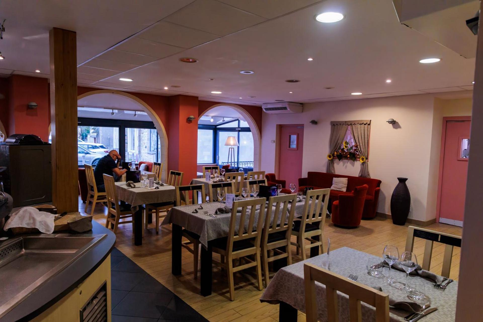 Logis Hotel Restaurant Auberge De La Xaintrie Saint-Privat  Ngoại thất bức ảnh