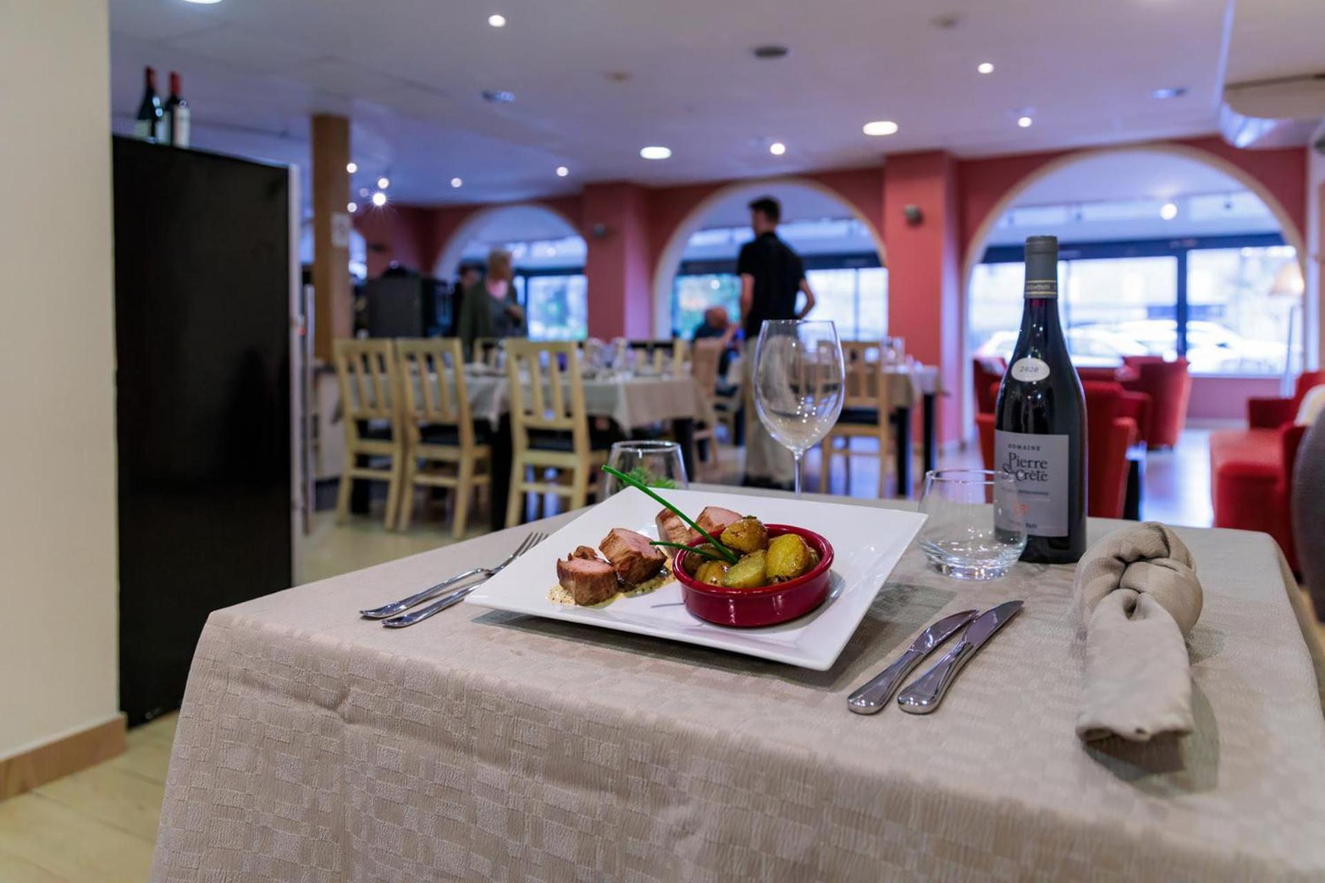 Logis Hotel Restaurant Auberge De La Xaintrie Saint-Privat  Ngoại thất bức ảnh
